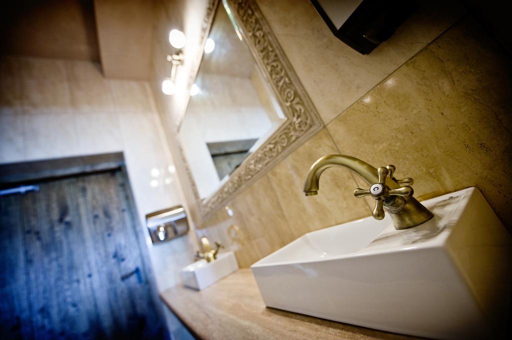 Karczma Biesiadna Bed & Breakfast Dalnia Luaran gambar