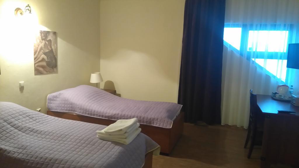 Karczma Biesiadna Bed & Breakfast Dalnia Luaran gambar