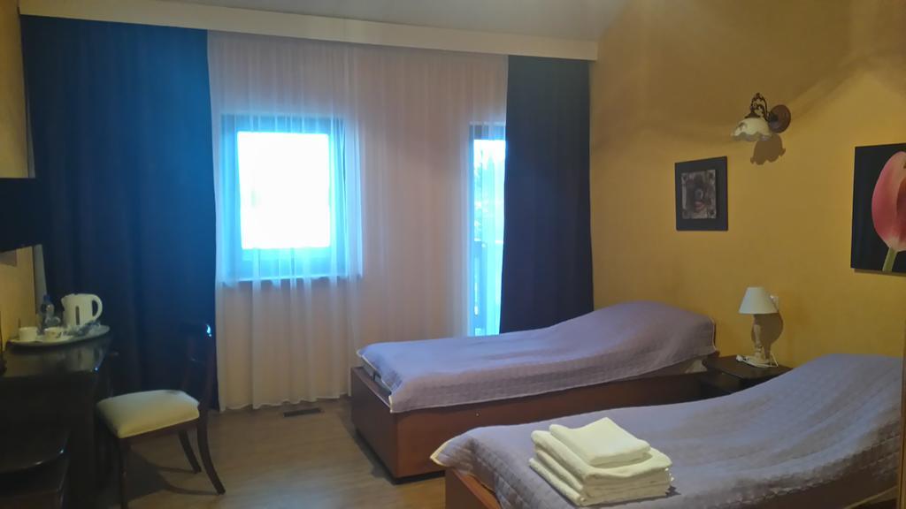 Karczma Biesiadna Bed & Breakfast Dalnia Luaran gambar
